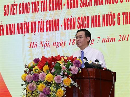 越南政府副总理王廷惠在会议上发言。（图片来源：越通社）