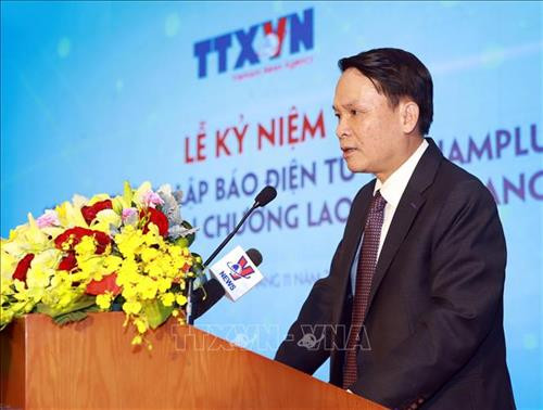 越通社社长阮德利发表讲话。图自越通社