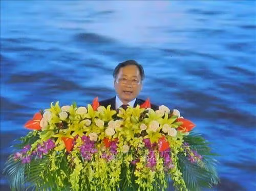 芽庄海洋节组委会副主任阮得才在闭幕式上致辞。图自越通社 芽庄海洋节组委会副主任阮得才在闭幕式上致辞。图自越通社