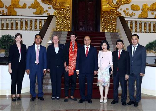 双方代表合影。图自越通社