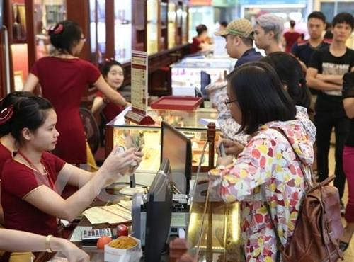 资料图：8月14日越南黄金价格大跌。图自越通社