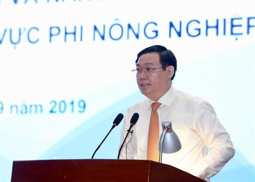 越南政府副总理王廷惠出席会议并发表讲话。图自越通社