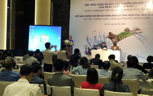 “越南:走向拥有适应性、清洁和安全水系统”的独立研究结果公布研讨会。图自https://hanoimoi.com.vn “越南:走向拥有适应性、清洁和安全水系统”的独立研究结果公布研讨会。图自https://hanoimoi.com.vn