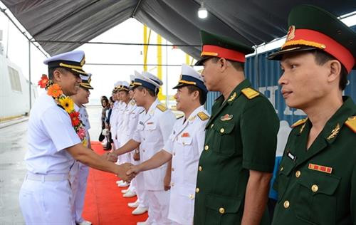 泰国海军护卫舰代表团访问岘港市。（图片来源：越通社）