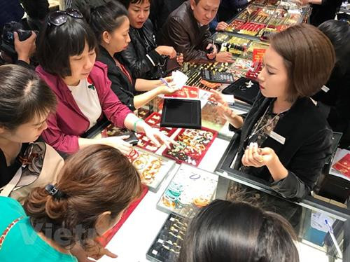 资料图：8月14日越南黄金价格大跌。图自越通社