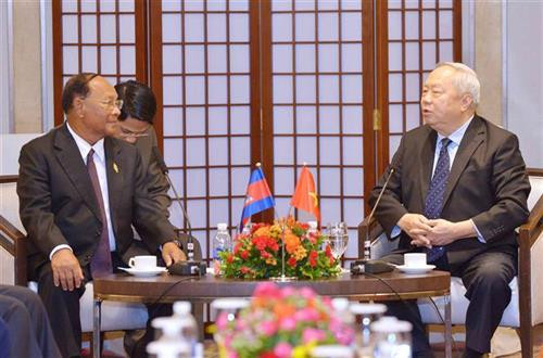 柬埔寨国会主席韩桑林与越柬友好协会主席武卯。图自越通社 柬埔寨国会主席韩桑林与越柬友好协会主席武卯。图自越通社