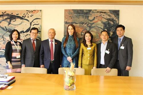 汪周刘副主席已会见议联主席加布里埃拉-奎瓦斯-巴伦 (Gabriela Cuevas Barron)。图自越通社