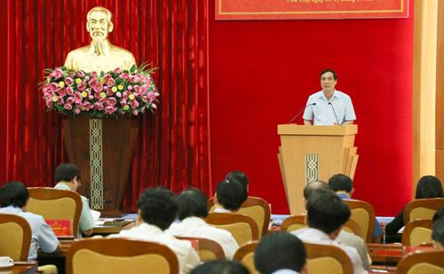 富寿省人民委员会主席裴明珠在会上发表讲话。图自互联网 富寿省人民委员会主席裴明珠在会上发表讲话。图自互联网