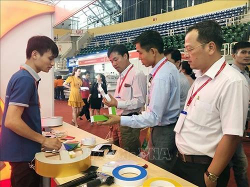 2019年越南广告技术与设备国际展览会的展位。图自越通社
