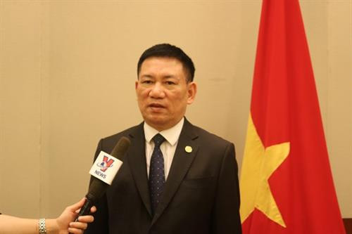 越南国家审计署审计长胡德福接受越通社记者的采访。图自越通社