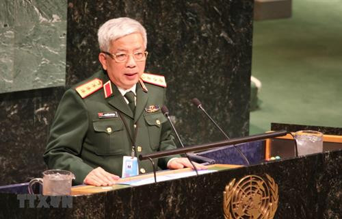 国防部副部长、越南参加联合国维和行动国防部指导委员会主任阮志咏上将在会上发表讲话。图自越通社