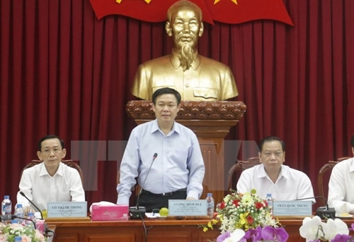 越南政府副总理王廷惠发表讲话。（图片来源：越通社）