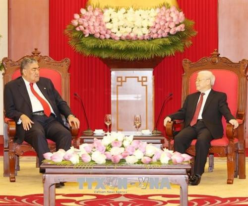 越共中央总书记阮富仲会见多米尼加左派团结运动党秘书长兼融入政策部长米格尔·梅希亚。越通社记者 智勇 摄