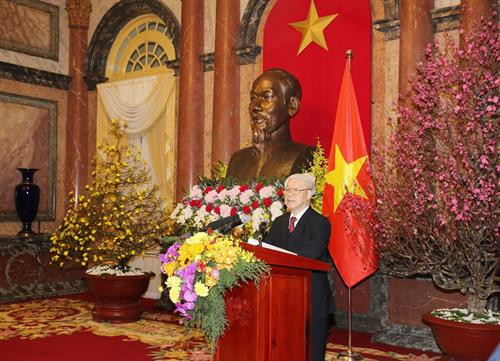 越共中央总书记阮富仲在见面会上发表讲话。（图片来源：越通社）