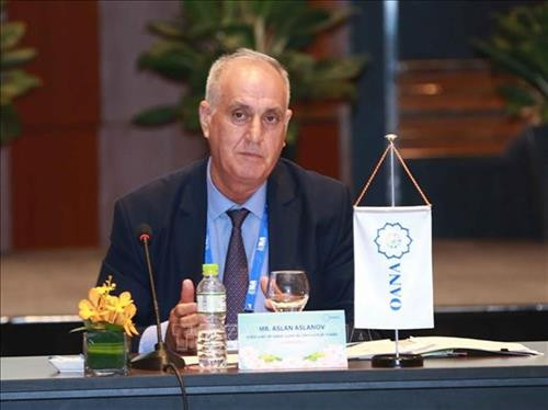 亚通组织主席阿斯拉诺夫在闭幕式上发表讲话。图自越通社 亚通组织主席阿斯拉诺夫在闭幕式上发表讲话。图自越通社