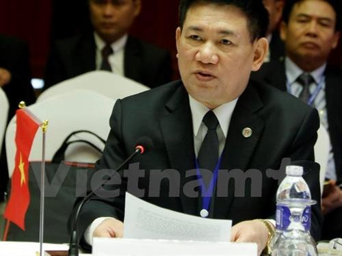 越南国家审计署审计长胡德福在会上发表讲话。（图片来源：越通社）