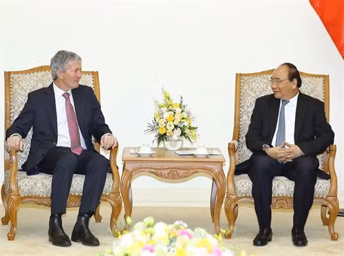 越南政府总理阮春福会见新西兰农业部长达米安•奥康纳 图自越通社
