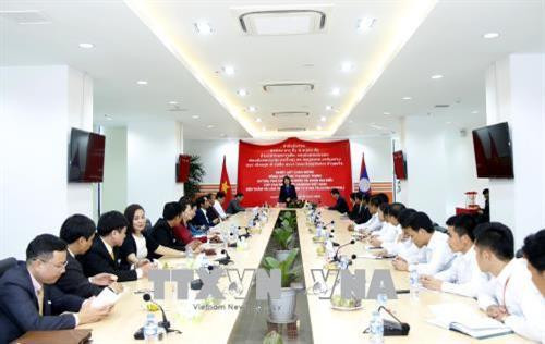 邓氏玉盛走访越南军队电信集团（Viettel）联营公司。越通社记者 范坚 摄