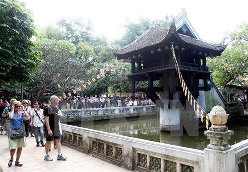 赴河内市旅游的游客。（图片来源：越通社）