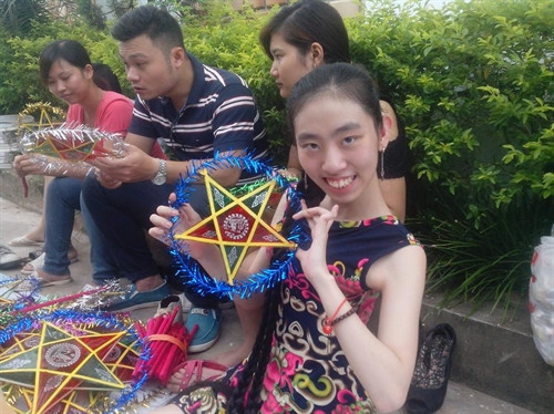 残疾儿童欢度中秋节（图片来源：互联网）