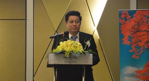 岘港市外务局局长林光明发表讲话。(图片来源：越通社）