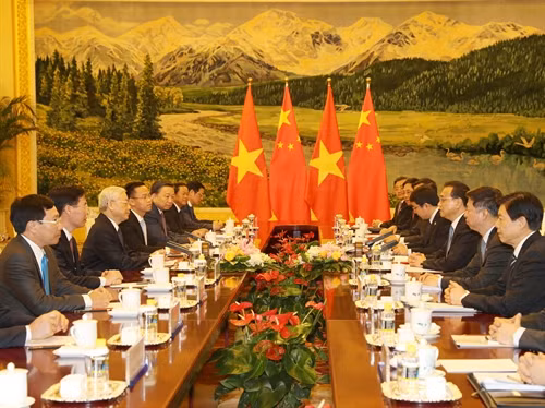 越共中央总书记阮富仲会见中国国务院总理李克强（图片来源：越通社）