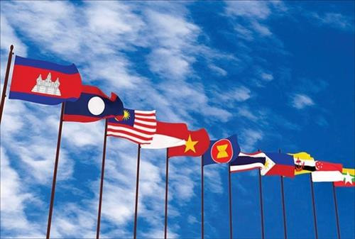 东盟各国国旗。图自互联网