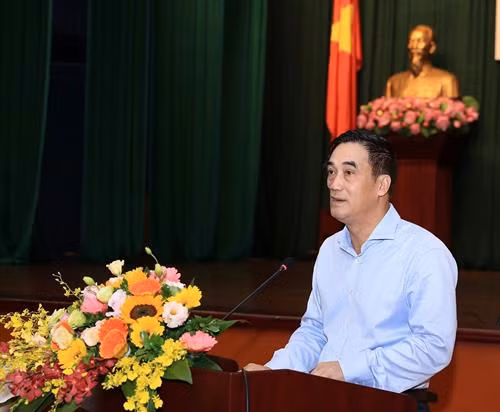 越南财政部副部长陈春河在会上发表讲话。图自越通社