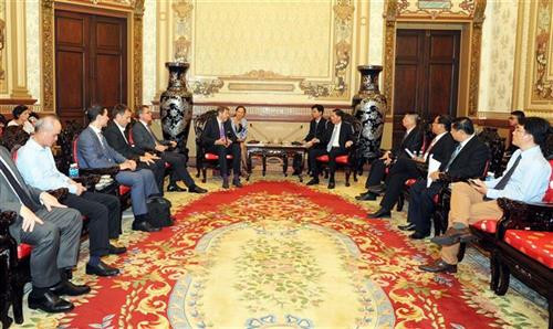 会见全景。图自越通社