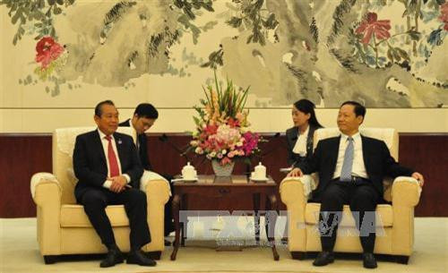 张和平会见中共广西壮族自治区党委书记彭清华。（图片来源：越通社）