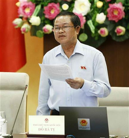 国会副主席杜伯巳发表讲话。图自越通社 国会副主席杜伯巳发表讲话。图自越通社