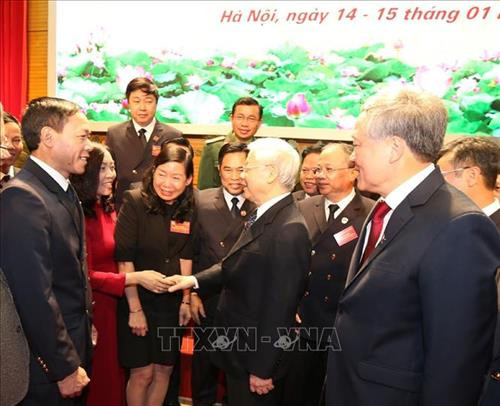 越共中央总书记、国家主席阮富仲和与会代表。图自越通社