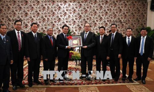 双方代表合影 图自越通社 双方代表合影 图自越通社