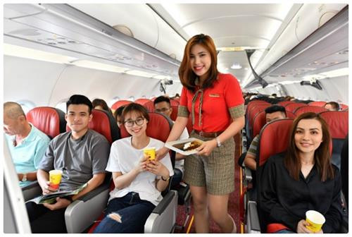 资料图：越捷努力为旅客提供优质服务。图自互联网