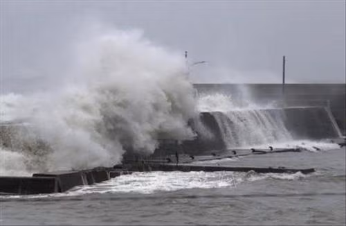 巴拿马籍货轮沉船事故。图自越通社