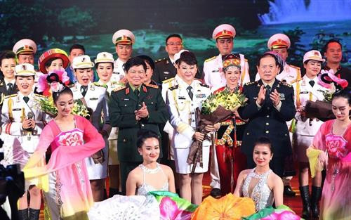 越南代表团精彩的艺术表演节目。越通社记者 杨江 摄