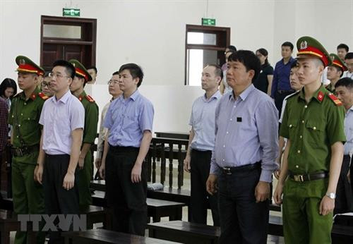 郑春青及其同案犯案件二审开庭：被告人郑春青申请撤回上诉 ảnh 1
