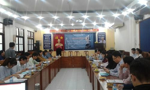 胡志明市发展研究院举行“采取有力措施将胡志明市建设成为全国创业中心”的科学研讨会（图片来源于《新报》）