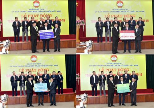 Techcombank、VPBanh、HDBank等银行向政府防疫工作捐助1100亿越盾。图自越通社 Techcombank、VPBanh、HDBank等银行向政府防疫工作捐助1100亿越盾。图自越通社