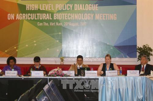 附图:农业生物技术高级别政策对话论坛场景。(图片来源:越通社) 附图:农业生物技术高级别政策对话论坛场景。(图片来源:越通社)