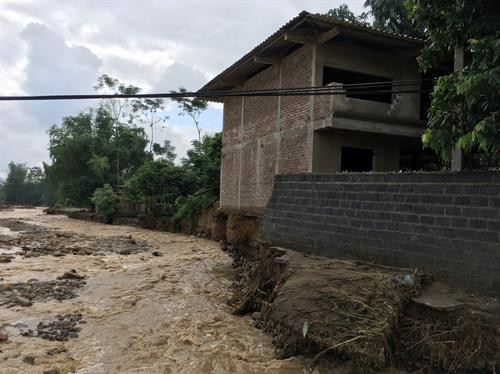 安沛省:洪水致28人死亡和失踪。(图片来源:越通社) 安沛省:洪水致28人死亡和失踪。(图片来源:越通社)