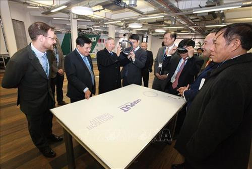 越南计划与投资部部长阮志勇率团访问英国。图自越通社 越南计划与投资部部长阮志勇率团访问英国。图自越通社