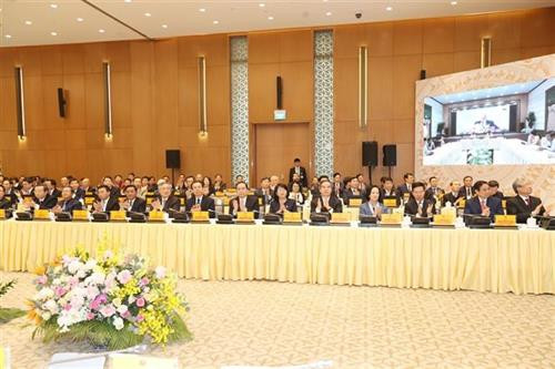 各党、国家领导出席会议。图自越通社