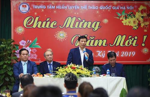 越南文化体育与旅游部部长阮玉善走访河内国家体育训练中心时发表讲话。图自越通社
