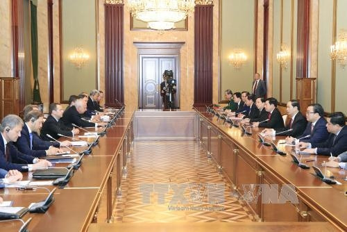 陈大光会见俄罗斯总理梅德韦杰夫。(图片来源:越通社) 陈大光会见俄罗斯总理梅德韦杰夫。(图片来源:越通社)