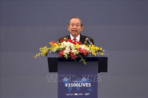 张和平发表讲话。图自越通社 张和平发表讲话。图自越通社