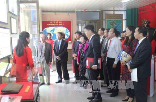 黄沙、长沙归属越南—— 历史和法律证据阮朝木板和朱版展会在林同举行 ảnh 2