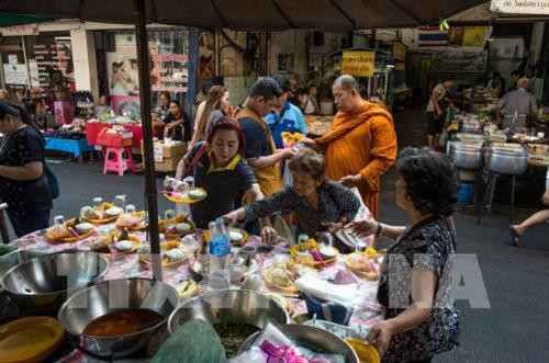 泰国提高街道食品质量以促进经济和旅游发展。图自越通社 泰国提高街道食品质量以促进经济和旅游发展。图自越通社