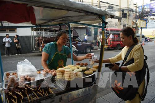 泰国提高街道食品质量以促进经济和旅游发展。图自越通社 泰国提高街道食品质量以促进经济和旅游发展。图自越通社