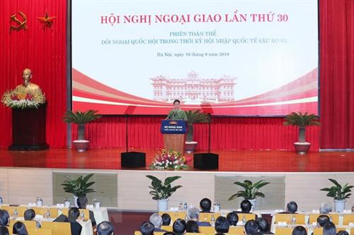 国会主席阮氏金银在会上发表讲话。越通社记者 仲德 摄